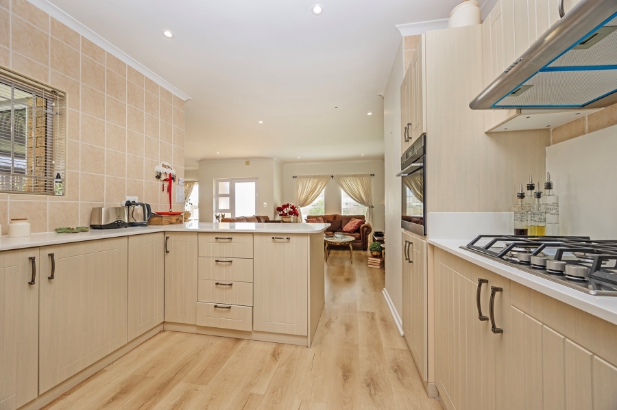 2 Bedroom Property for Sale in Protea Heights Western Cape